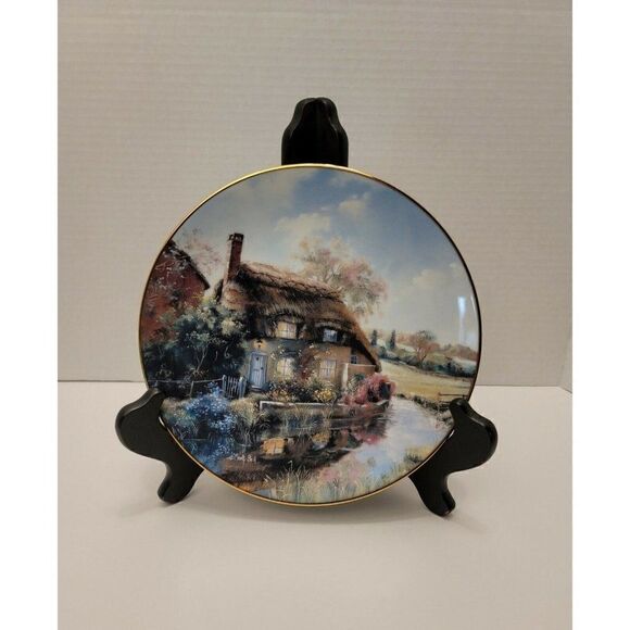 MURRLE COTTAGE PLATE ENGLISH COUNTRY COTTAGES BY MARTY BELL #1949B - Picture 1 of 2
